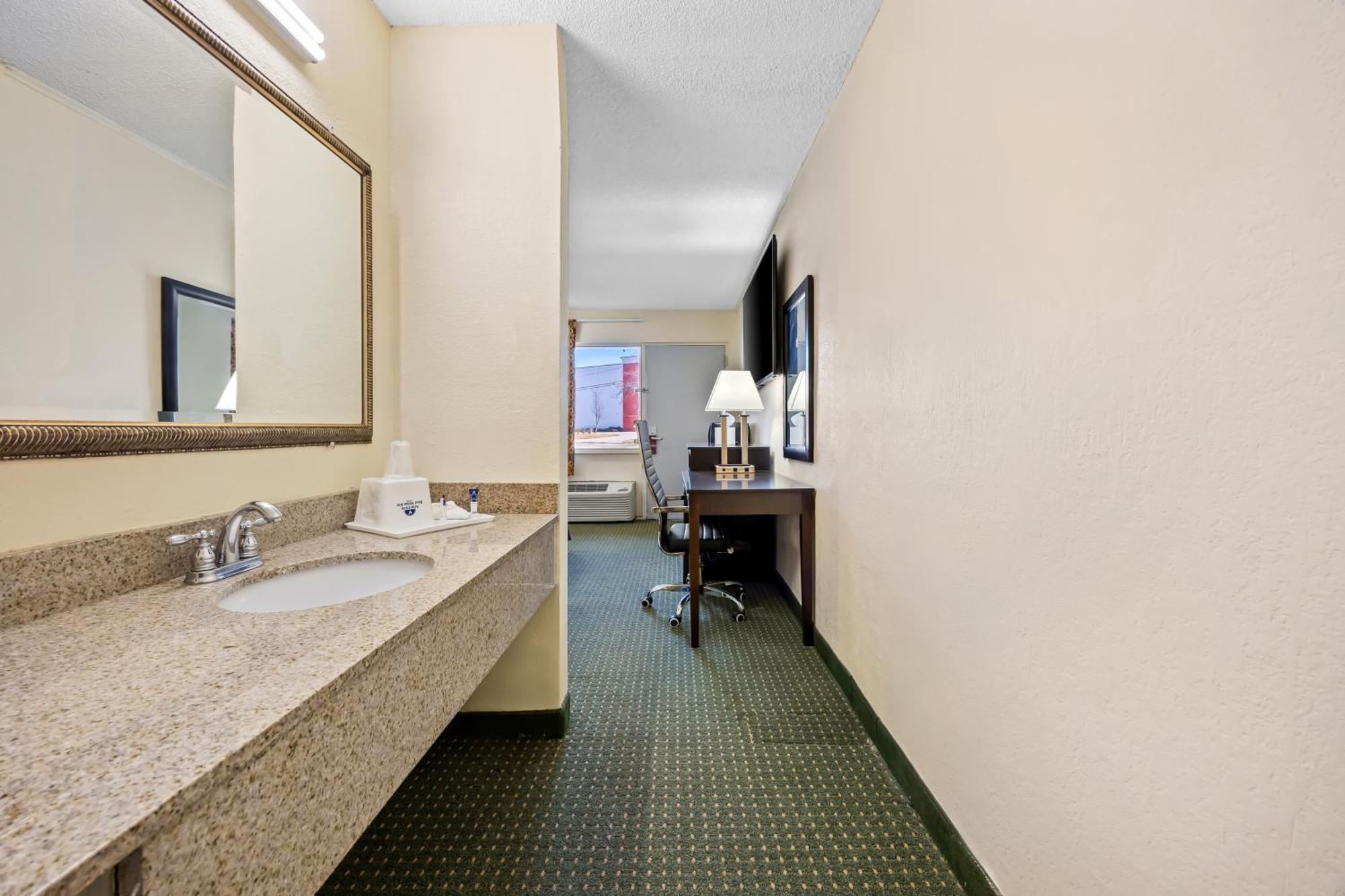 America'S Best Value Inn-Columbia Exterior photo